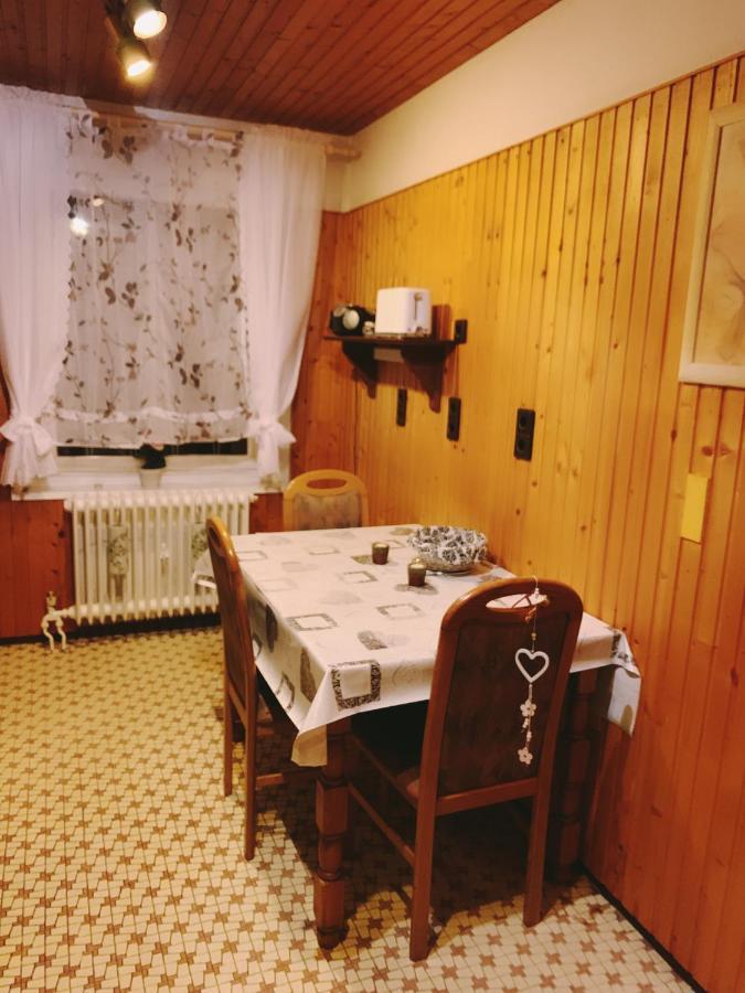 לאנגלסהיים Ferienwohnung Am Wald מראה חיצוני תמונה